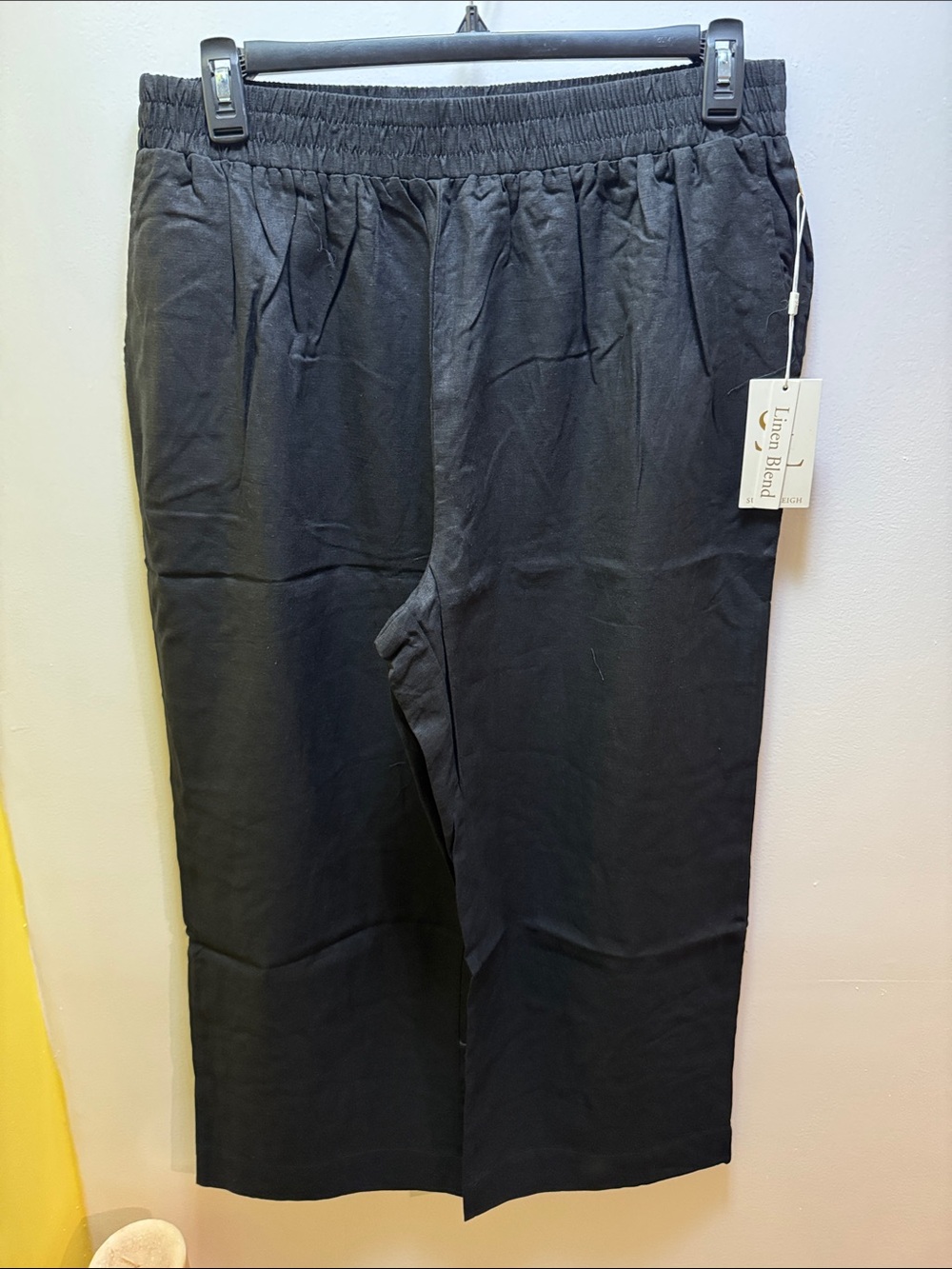NWT Sunny Leigh crop pull on pants size 1X.